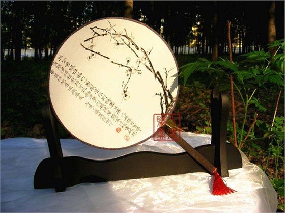 絹團(tuán)扇圖片