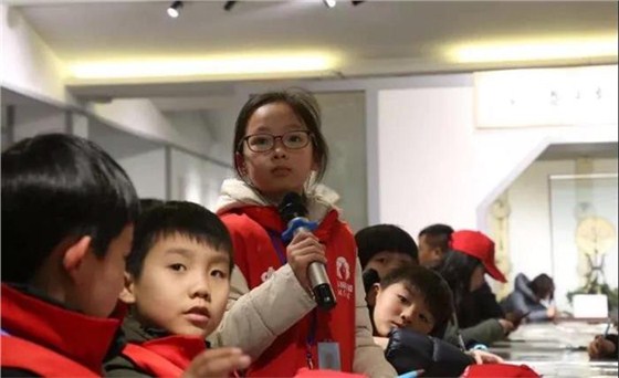 體驗(yàn)者詢問(wèn)問(wèn)題 體驗(yàn)者詢問(wèn)問(wèn)題