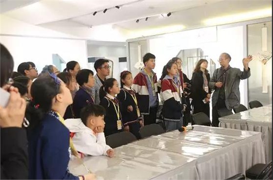 學生們了解蘇扇 學生們了解蘇扇