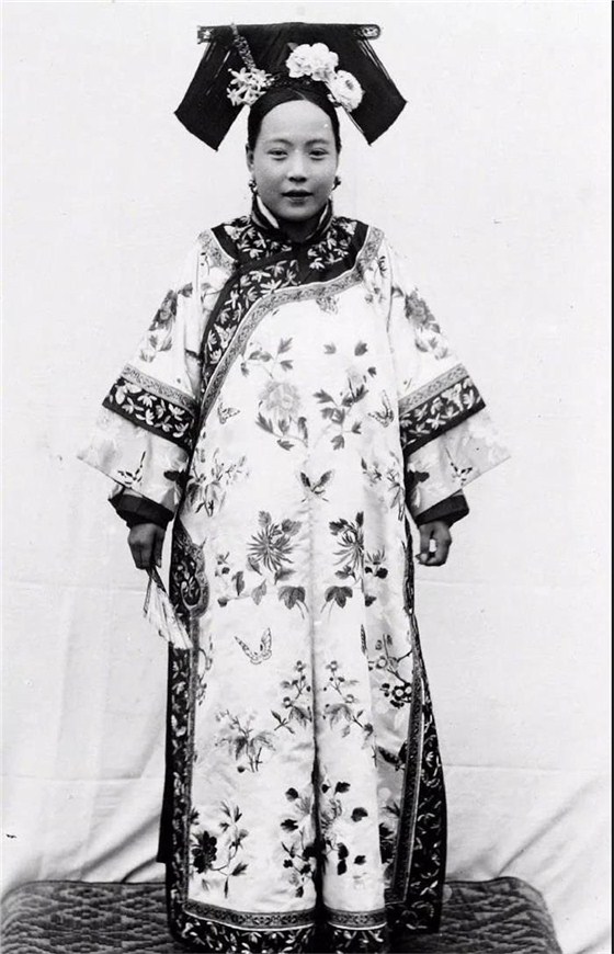 古代執(zhí)扇畫像