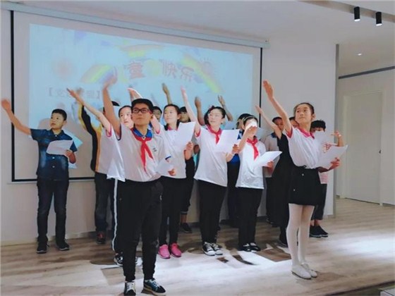 學生們表演 學生們表演