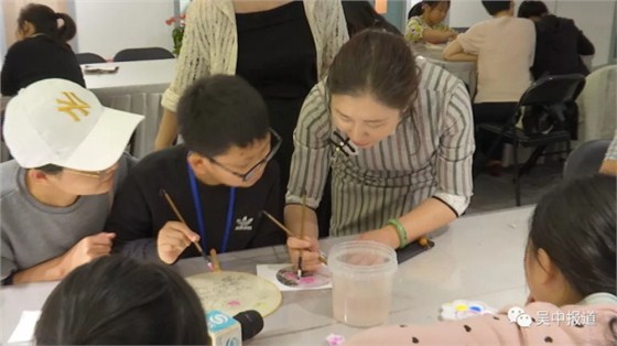 盛春老師知道學習制作蘇扇 盛春老師知道學習制作蘇扇