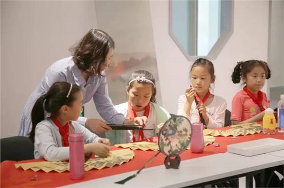 走進(jìn)盛風(fēng)文化 體驗(yàn)蘇扇非遺 走進(jìn)盛風(fēng)文化 體驗(yàn)蘇扇非遺