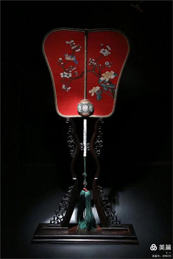 清宮團扇，原件藏故宮博物院，盛風團扇復制