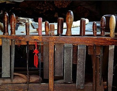 制作一把扇子所需工具有哪些？