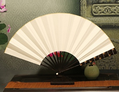 扇子：古典美與現(xiàn)代美的結(jié)合