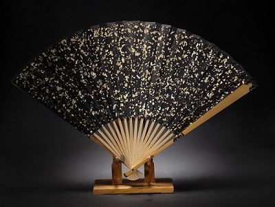 如何鑒賞折扇？