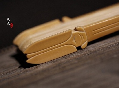 漢八刀蟬頭型折扇