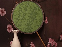 輕羅小扇是什么扇子？