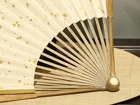 金絲楠木折扇有什么特點？