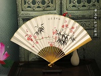 團(tuán)扇的畫法風(fēng)格與折扇有什么異同？