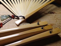 扇墜怎么掛在扇子上？