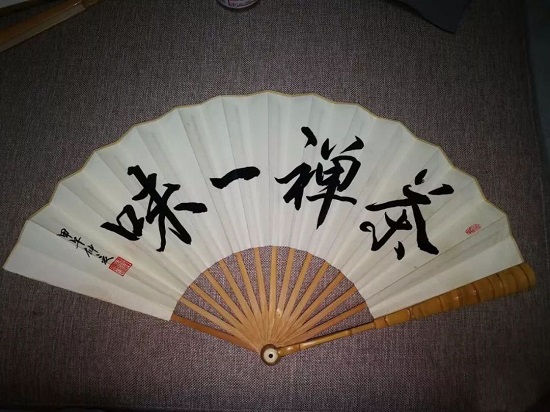 不同規格的折扇展開角度有多大？