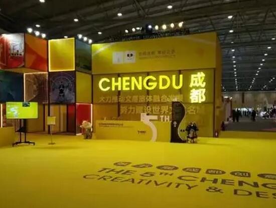 盛風(fēng)蘇扇于第五屆成都創(chuàng)意設(shè)計(jì)周驚艷亮相