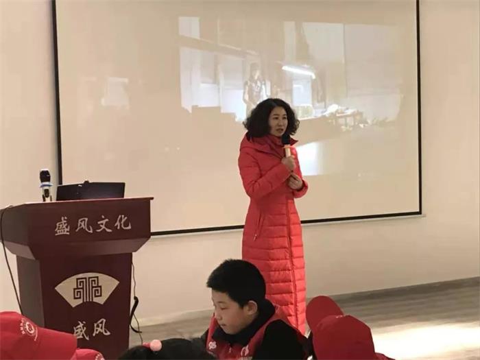 盛風蘇扇創始人盛傳老師講解相關知識 盛風蘇扇創始人盛傳老師講解相關知識