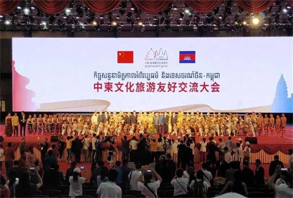 中國制扇工藝大師盛春攜蘇扇技藝閃耀中柬、中老文化交流活動