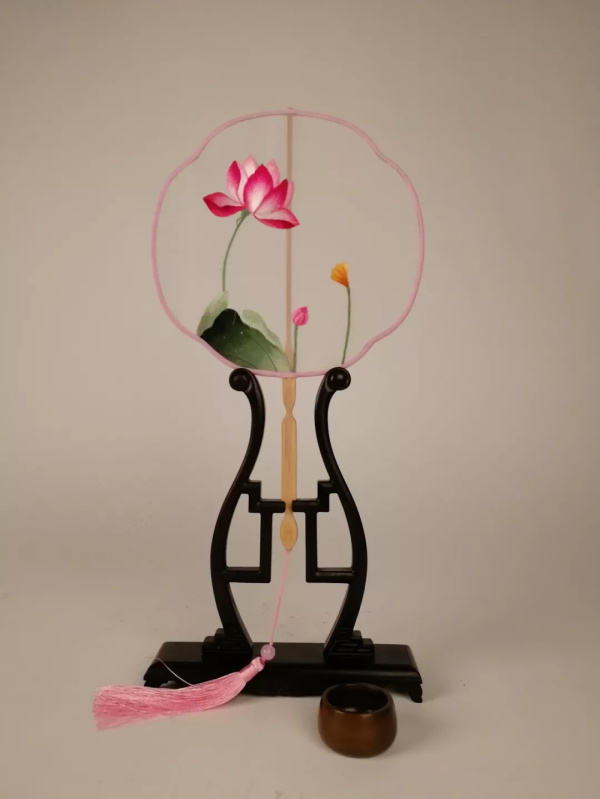 團扇——蓮動 團扇——蓮動