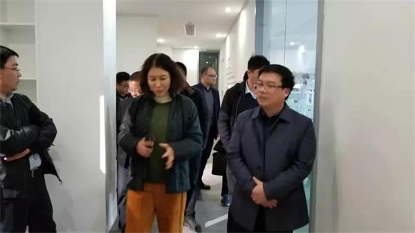 盛春老師帶領參觀盛風蘇扇藝術館