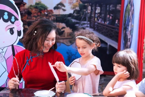 蘇式生活遇上浪漫之都？看蘇扇如何虜獲巴黎芳心