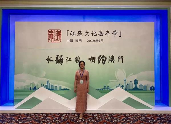 中國制扇工藝大師盛春參加2019江蘇文化嘉年華