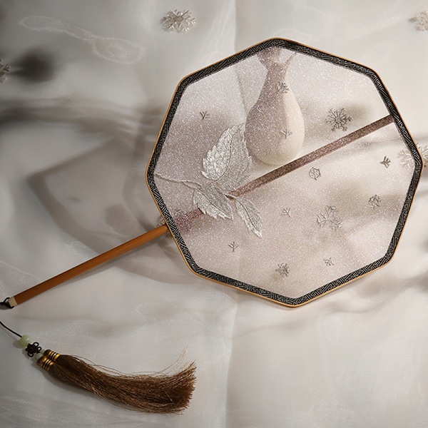 歐根紗刺繡工藝團扇