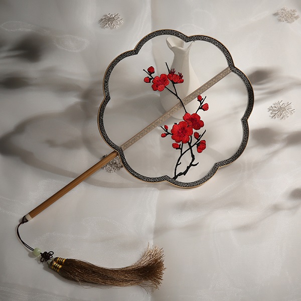 歐根紗手工貼繡團扇